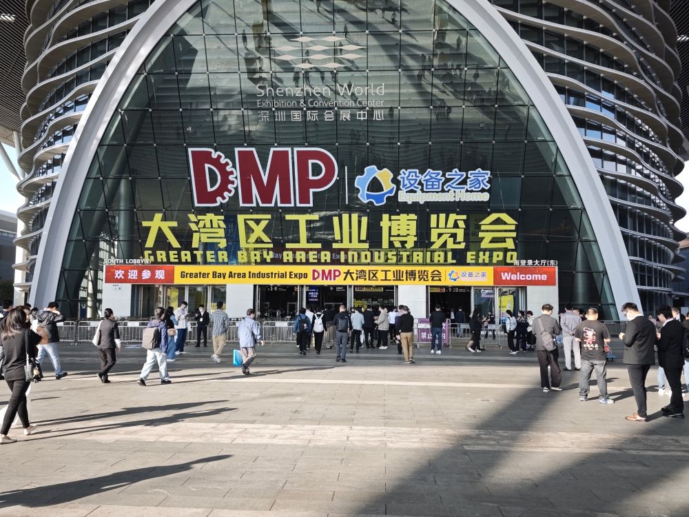 تختتم عجلات CMCL ظهورها الأول بنجاح في المعرض الصناعي لمنطقة الخليج الكبرى 2025، وإقامة شراكات عالمية جديدة